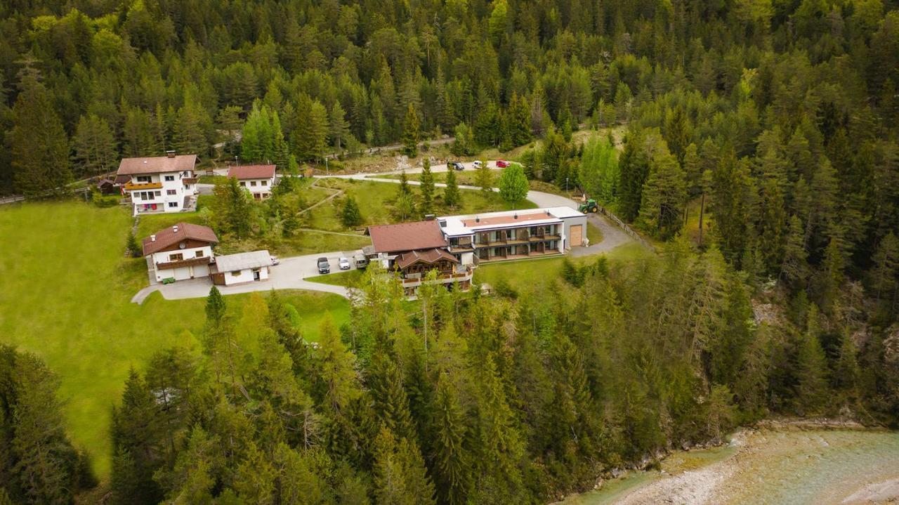 Hotel Garni Isarlodge Wiesenhof Scharnitz Kültér fotó